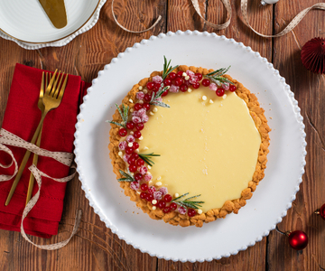 Tarte mit weißer Schokoladenganache und Johannisbeeren
