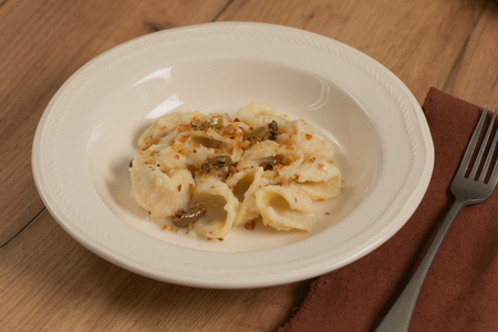 Pasta mit Blumenkohl und Taleggio