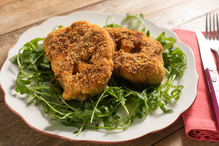 Gebackene Blumenkohl-Schnitzel