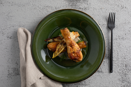 Hähnchen mit Champignoncreme und Endivie