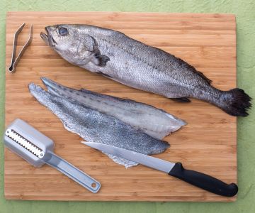 Wie man die Adlerfisch putzt