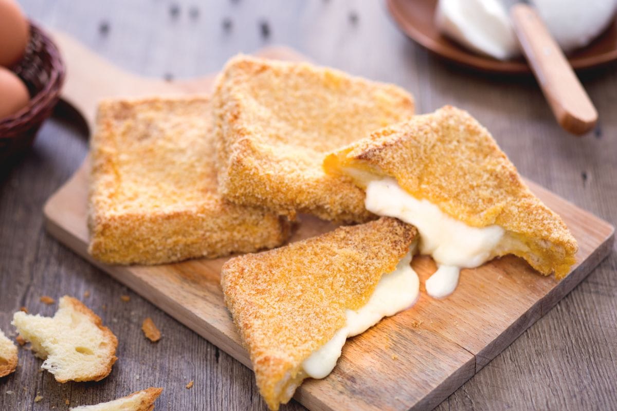 Mozzarella in Wagen aus dem Ofen