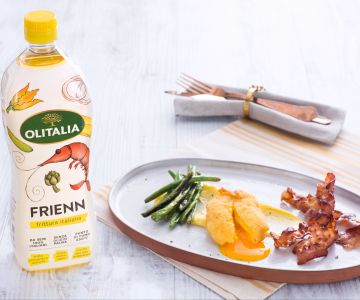 Frittiertes pochiertes Ei mit Gemüse, Speck und Sauce Béarnaise