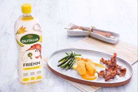 Frittiertes pochiertes Ei mit Gemüse, Speck und Sauce Béarnaise