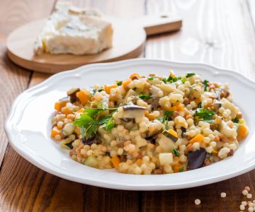 Fregola mit Gemüse und Gorgonzola