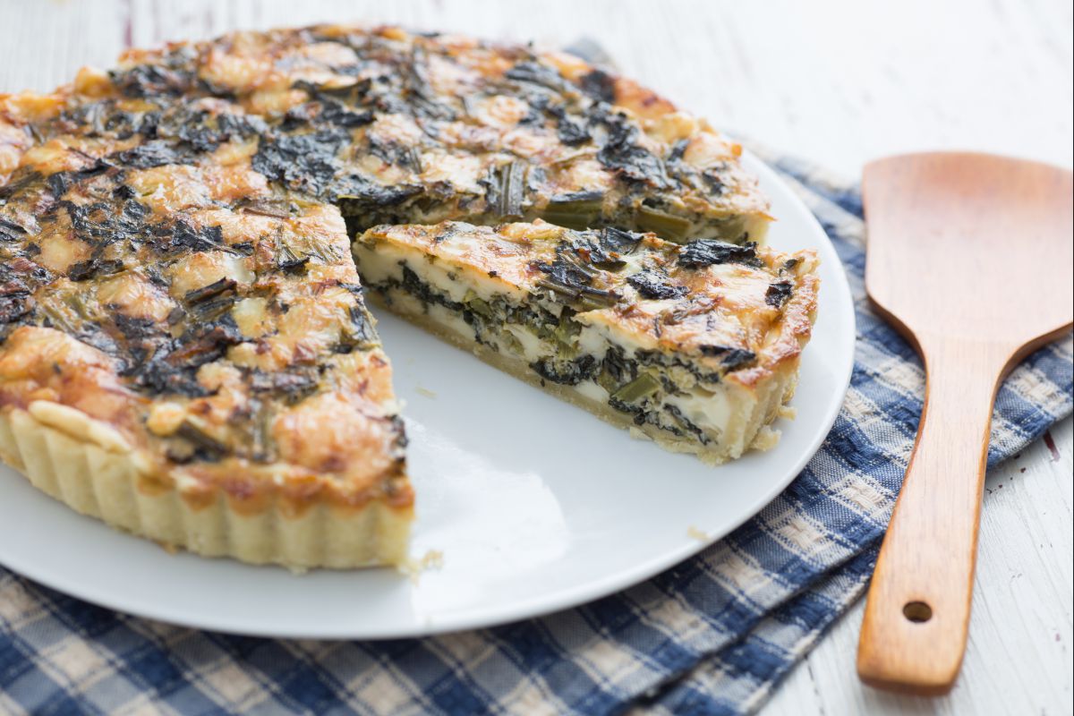 Herzhafter Kuchen mit Schwarzkohl