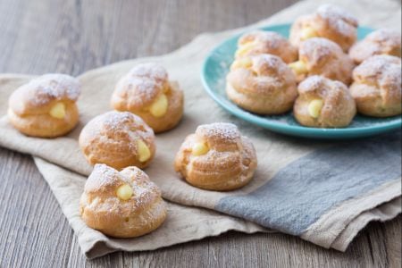 Brandteigkrapfen mit Creme