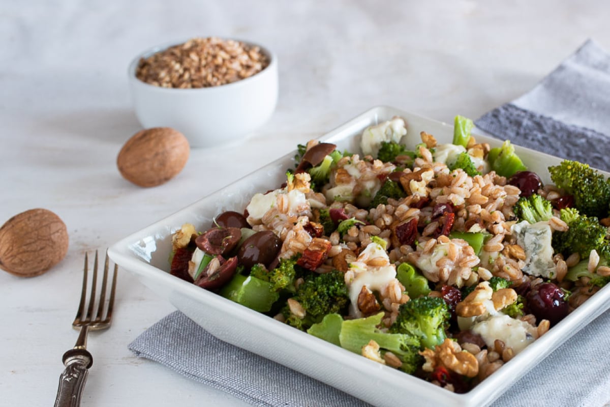 Dinkel- und Brokkolisalat