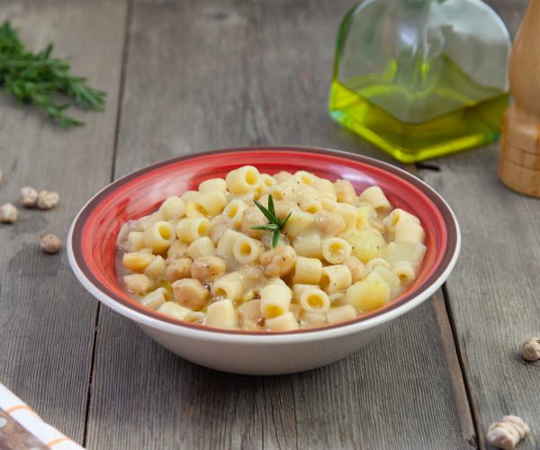 Pasta mit Kichererbsen und Kartoffeln