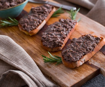 Toskanische Crostini mit Leberpastete