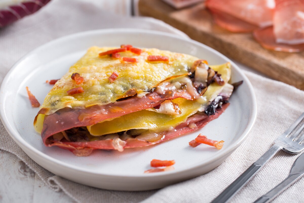 Crêpes mit Speck, Radicchio und Fontina