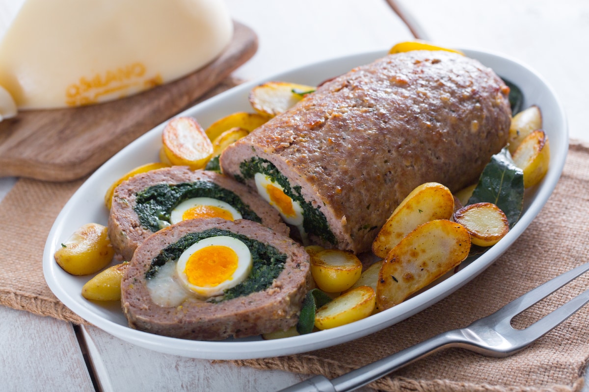 Hackbraten gefüllt mit Spinat und Caciocavallo