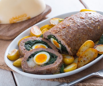 Hackbraten gefüllt mit Spinat und Caciocavallo