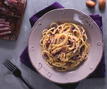 Pasta mit Radicchio, Lauch und Speck