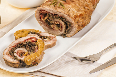 Bier-Rolle mit Speck und Pilzen