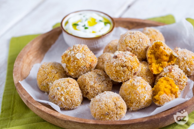 Gebackene Kürbisfrikadellen - Italienische Rezepte von GialloZafferano Gebackene Kürbisfrikadellen - Italienische Rezepte von GialloZafferano