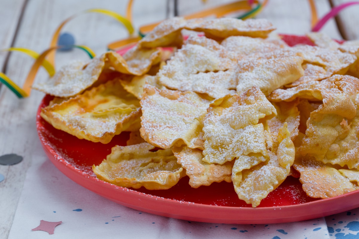 Chiacchiere im Heißluftfritteuse