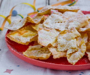 Chiacchiere im Heißluftfritteuse