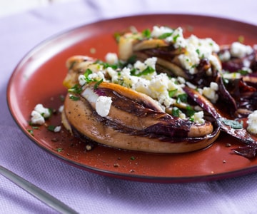 Würziger Radicchio in der Pfanne