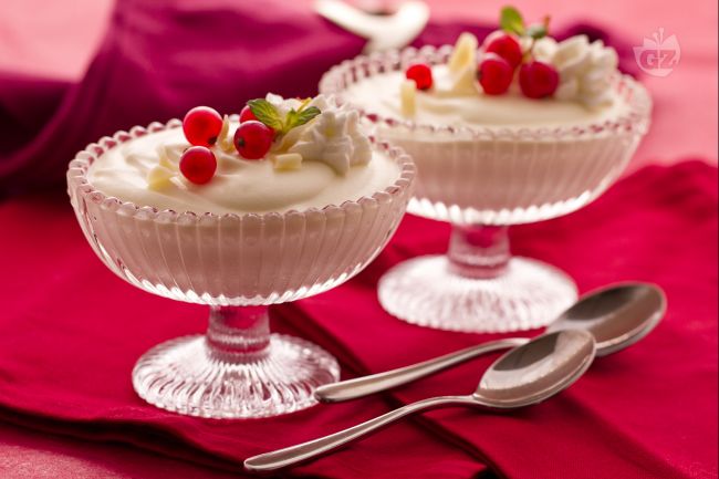 Weiße Schokoladenmousse - Italienische Rezepte von GialloZafferano