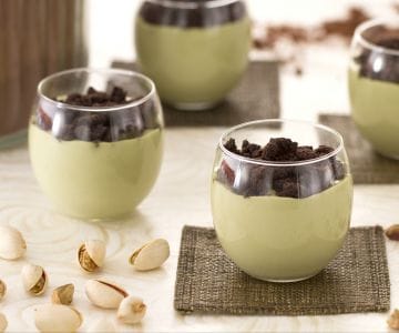 Pistaziencreme mit Kakao-Crumble