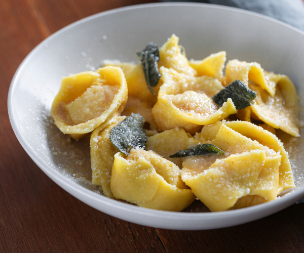 Tortelli mit Kürbis, Mostarda und Zitronenschale