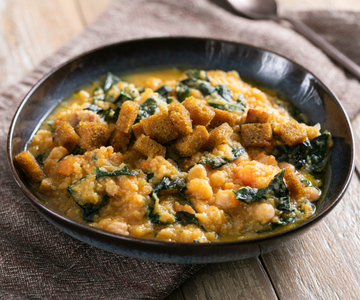 Schwarzkohl-Kichererbsensuppe