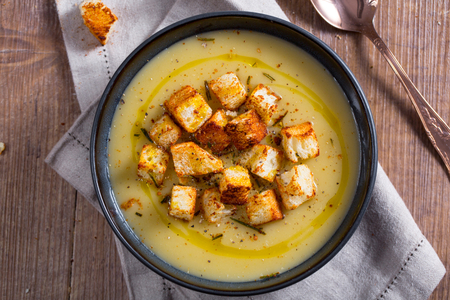 Cremige Wirsing-Kartoffel-Suppe