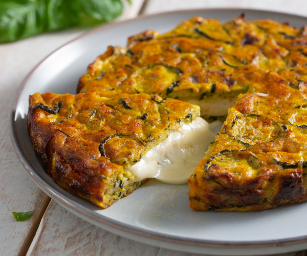 Zucchini-Frittata mit Provola
