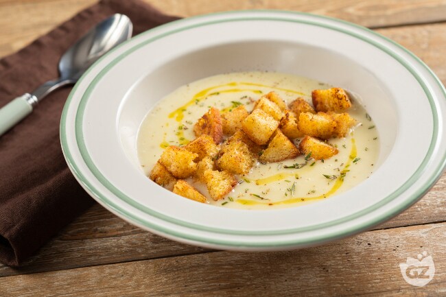 Kartoffelsuppe - Italienische Rezepte von GialloZafferano
