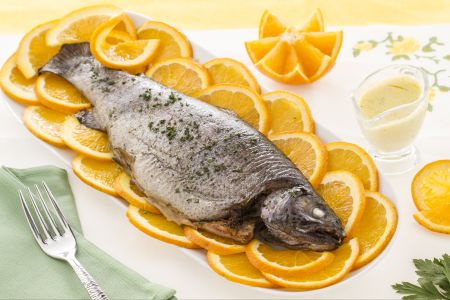 Lachsforelle mit Orange