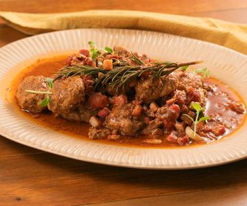 Saftige Fleischbällchen in Tomatensoße