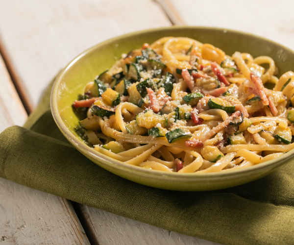 Pasta mit Zucchini, Speck und Gorgonzola