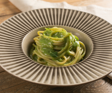 Spaghetti mit Frühlingszwiebel- und Taleggio-Creme