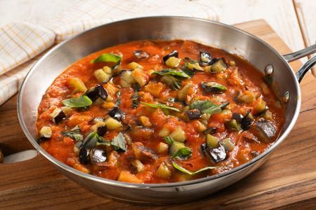 Tomatensauce mit Auberginen