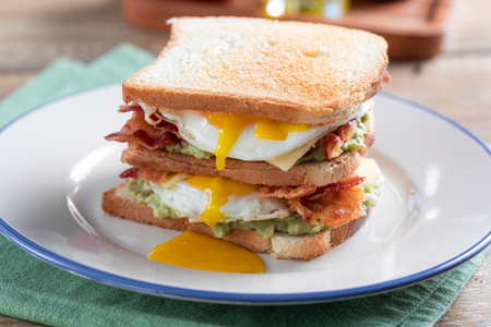 Kanadisches Frühstückssandwich