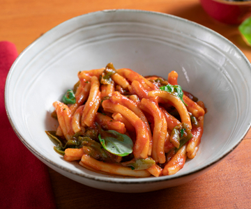 Pasta mit Tomatensoße und Friggitelli
