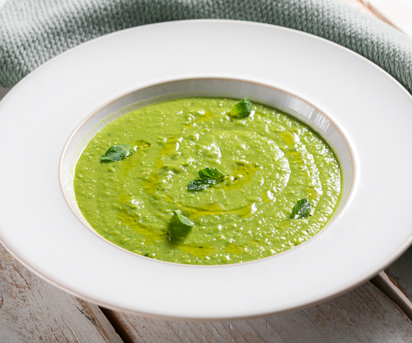 Suppe mit dicken Bohnen und Erbsen