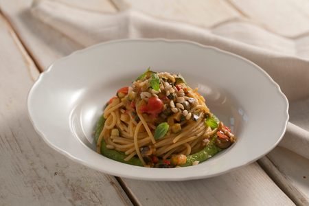 Spaghetti mit sommerlicher Caponatina