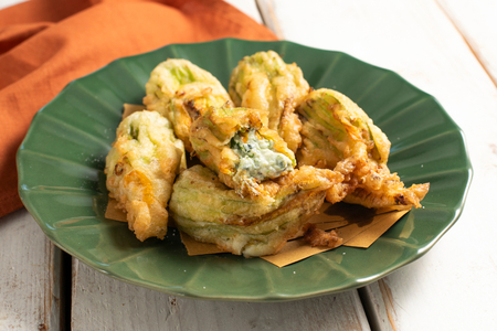 Gefüllte Zucchiniblüten (vegetarisch)