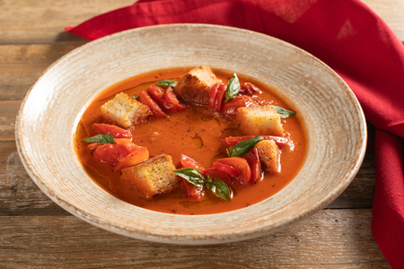 Gazpacho mit Tomatensauce