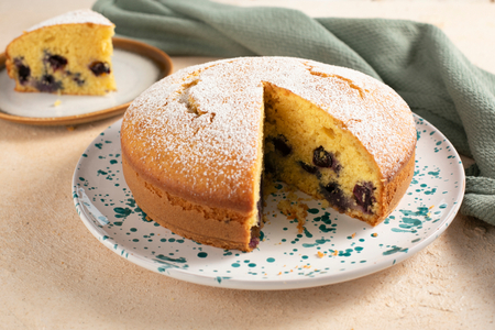 5-Minuten-Kuchen mit Kokos und Heidelbeeren
