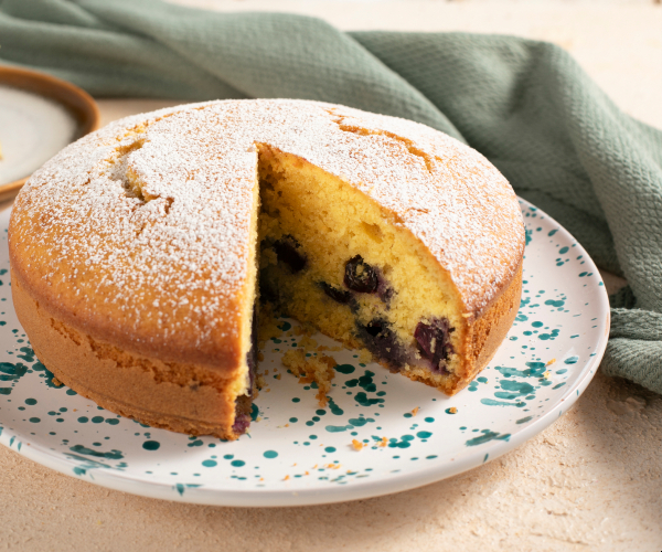 5-Minuten-Kuchen mit Kokos und Heidelbeeren