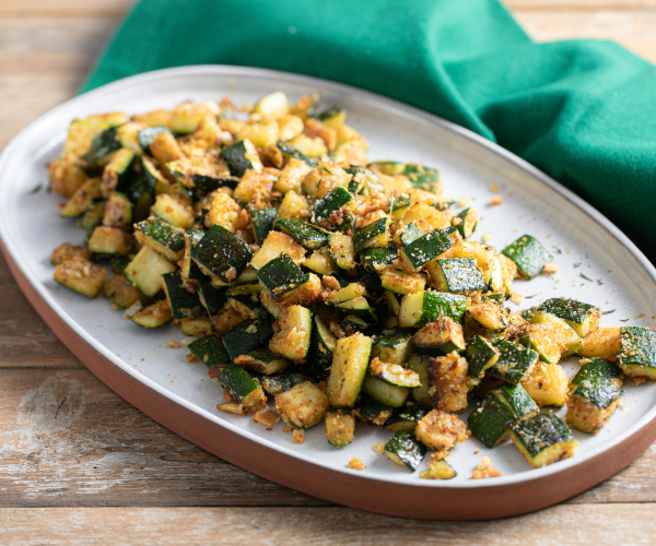 Überbackene Zucchini aus der Pfanne