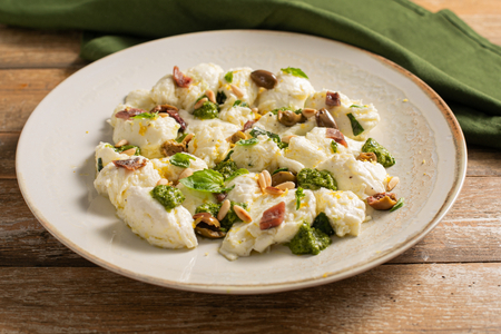 Marinierter Mozzarella auf ligurische Art