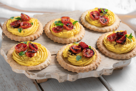 Herzhafte Tomaten-Tartelettes