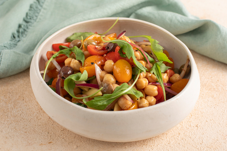 Mediterraner Kichererbsensalat