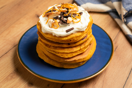 Möhren-Pancakes mit Frischkäsecreme