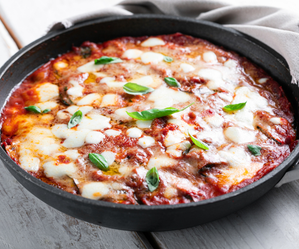 Zucchini-Parmigiana aus der Pfanne