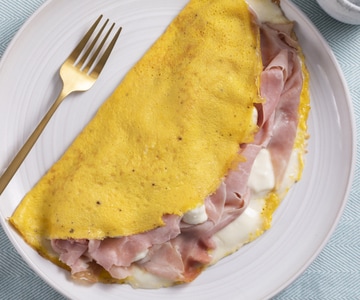 Omelett mit Stracchino und Kochschinken